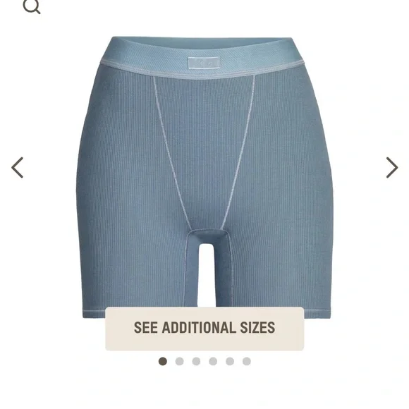 SKIMS COTTON RIB BOXER | KYANITE
194378029777
Size: XS
Color: KYANITE - Picture 2 of 3